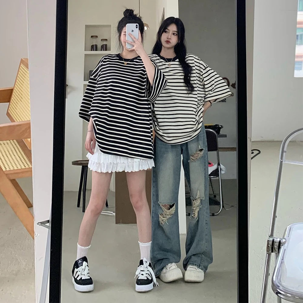 Retro Edge Distressed Jeans